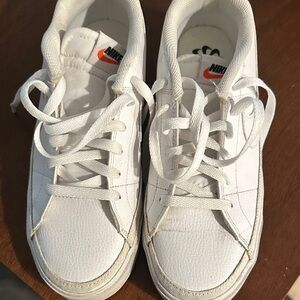 Nike mens White Lace-Up Sneakers